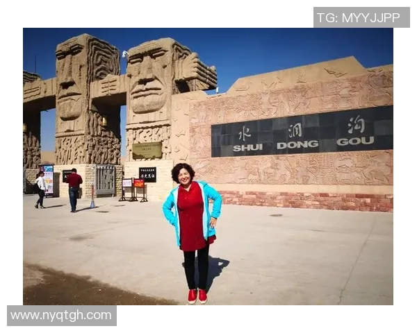 足球曹鑫：从草根到顶尖球员的奋斗历程与梦想追逐